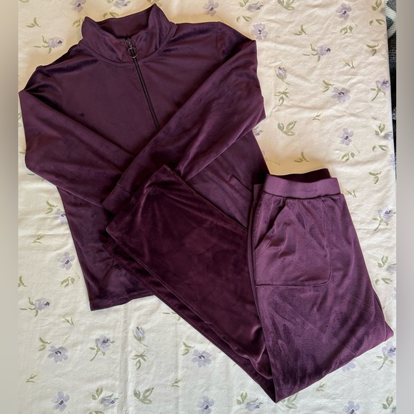 Leo & Nicole Y2K Style Purple Velvet Tracksuit - Picture 2 of 16